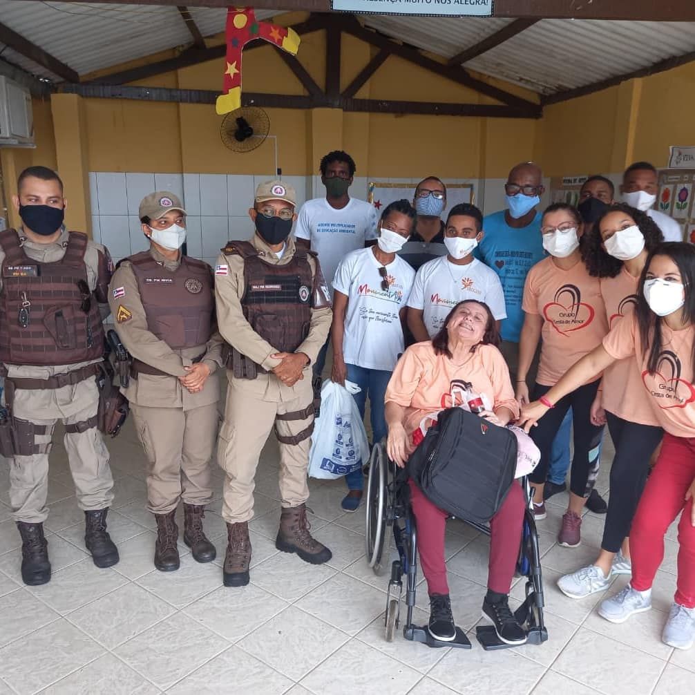 DISTRUIÇÃO DE CESTAS BÁSICAS 