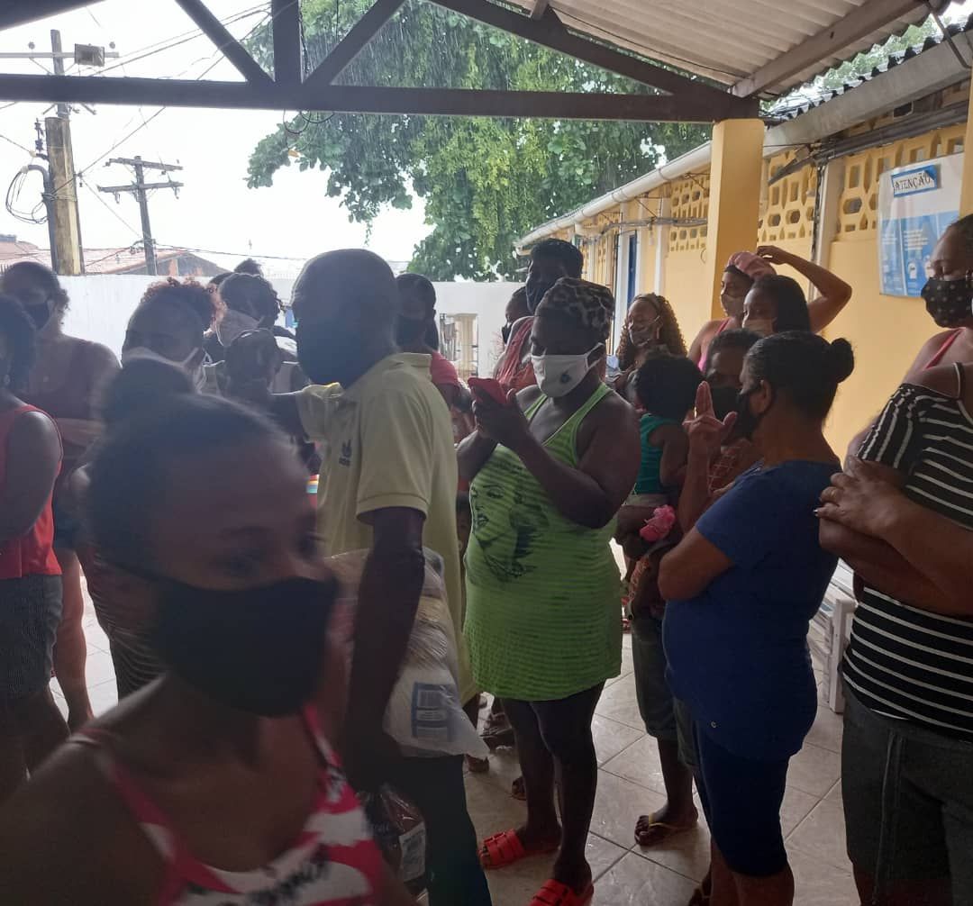 DISTRUIÇÃO DE CESTAS BÁSICAS 